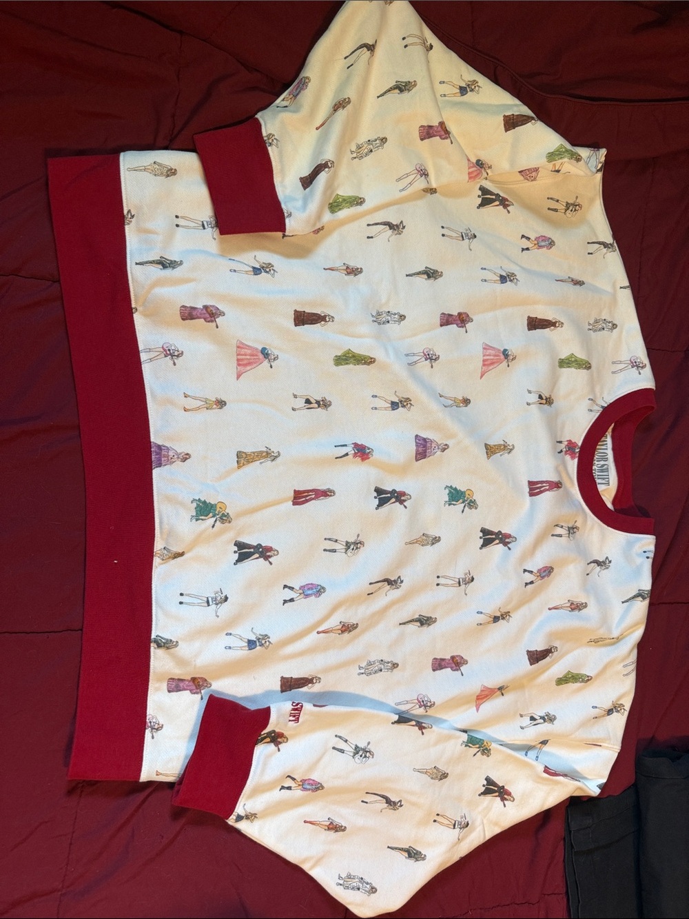 Official Taylor Swift crew neck sweatshirt with "Tiny Taylors" size XL - Picture 2 of 4